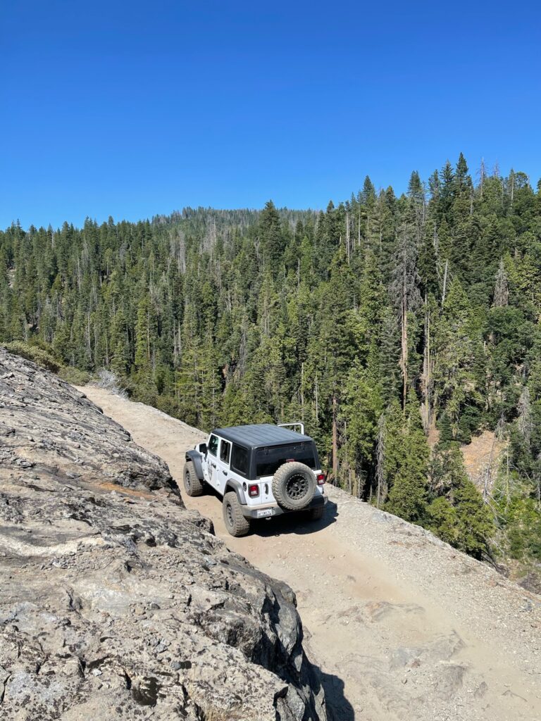 Off-road Jeep tour on cliff edge at Yosemite Adventure Company